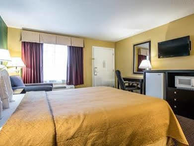 Quality Inn 2*